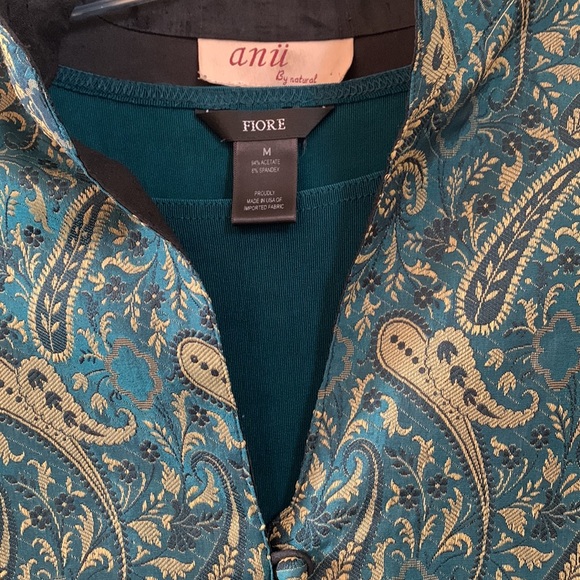 Silk Jacket with Complementary Top ~ - Picture 3 of 9